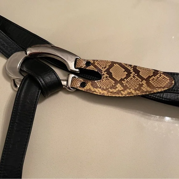 Vintage Mieka Leather Belt. One Size fits most. Plain Leather Vintage Belt 1 1/2 main image 3